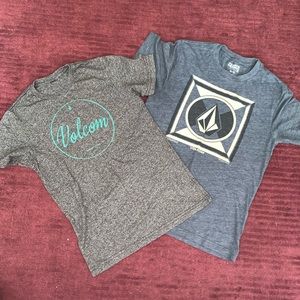 2 volcom T’S